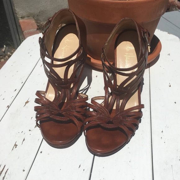 nike strappy sandals